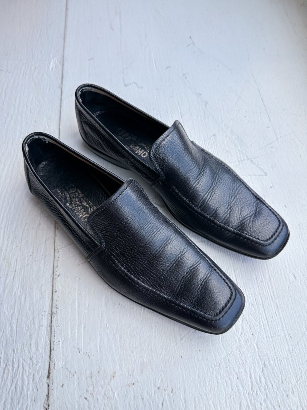Salvatore Ferragamo Black Leather Venetian Loafer - Men's 9.5